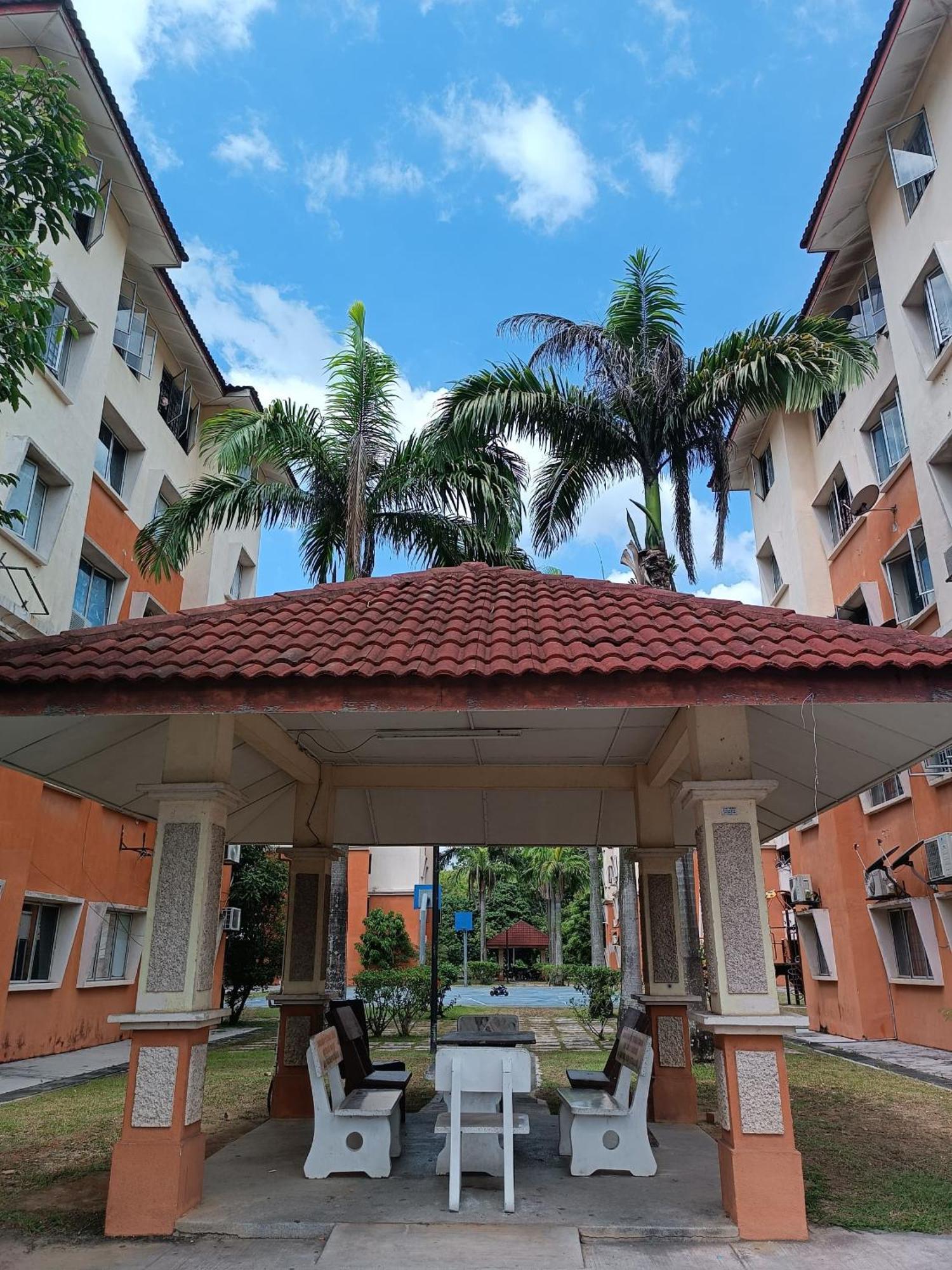 M.Fr Homestay Pangsapuri Putra Damai Putrajaya Eksteriør bilde